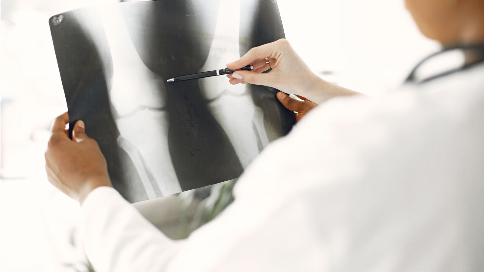 Artroskopie kolene – Ave Clinic Praha